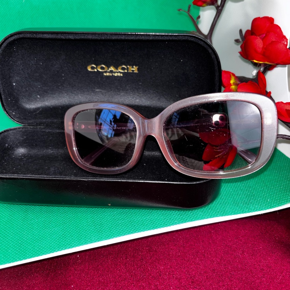 Coach Women's Rose-Tinted Sunglasses NWOT - Picture 3 of 4